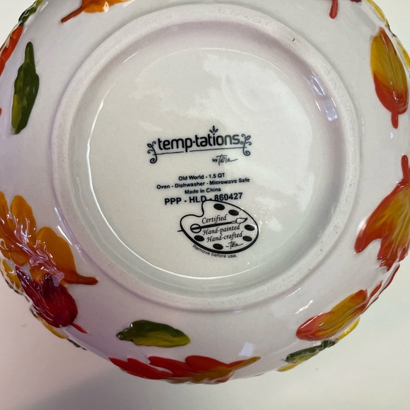 Temptations 1-1/2 quart serving bowl - Picture 2 of 4